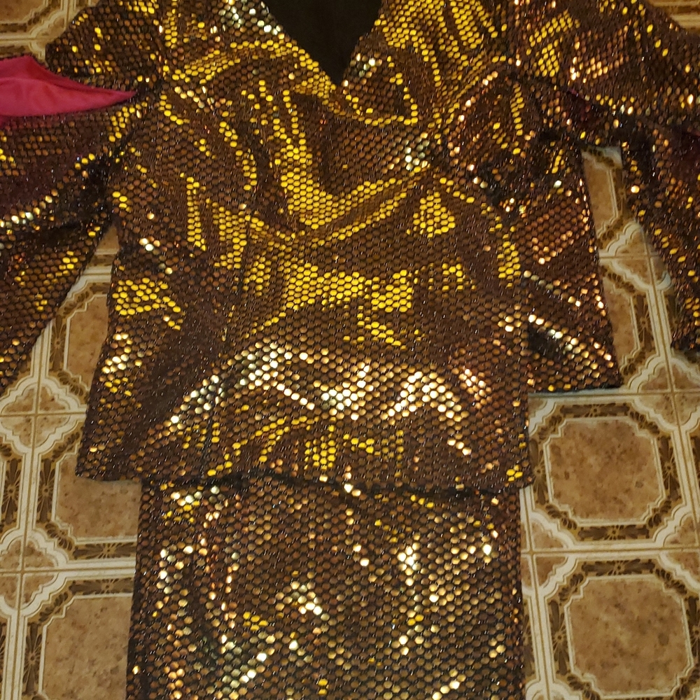 Donna Vinci Elegance Gold  Sequence with Attach Shaw